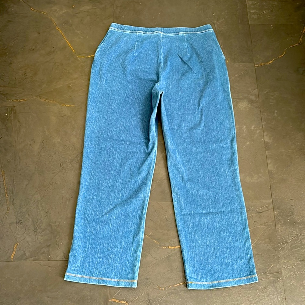 LL Bean Women’s Blue Jeans XL - Picture 2 of 8